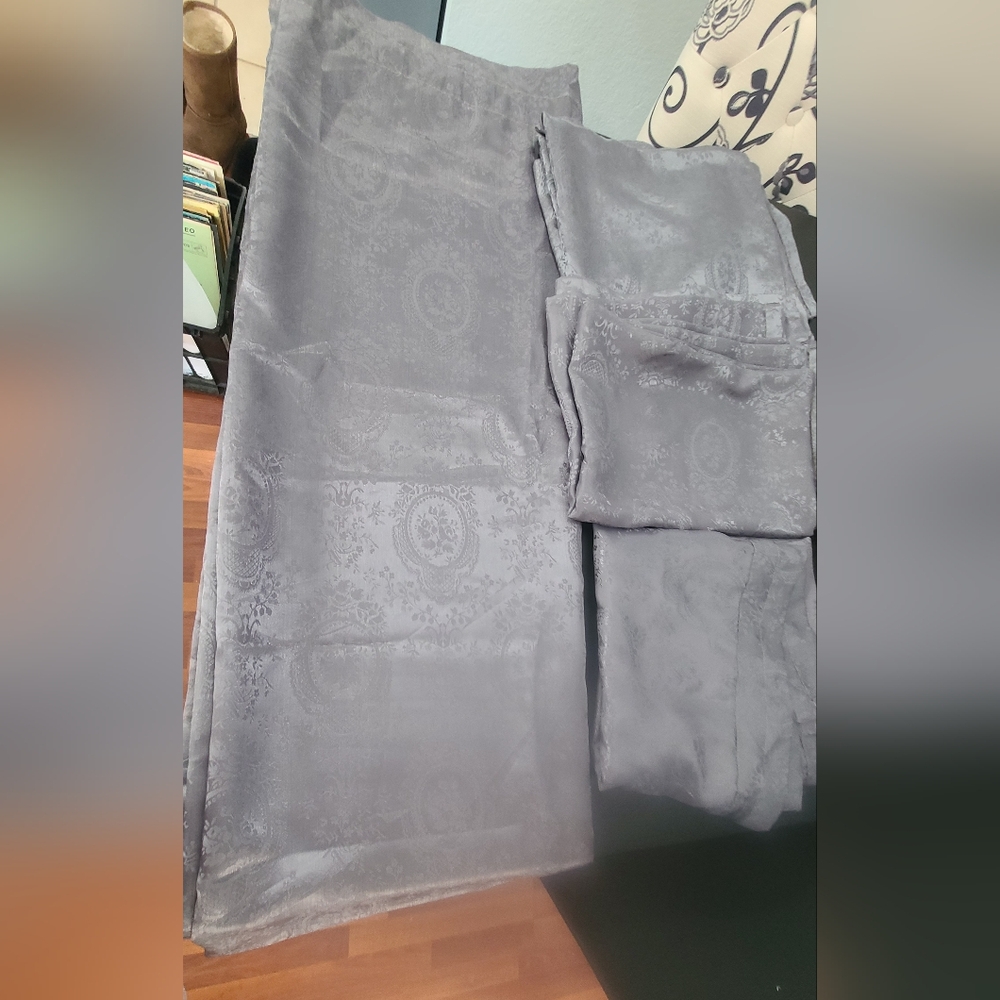 4 Grey Patterned Silky Window Panels